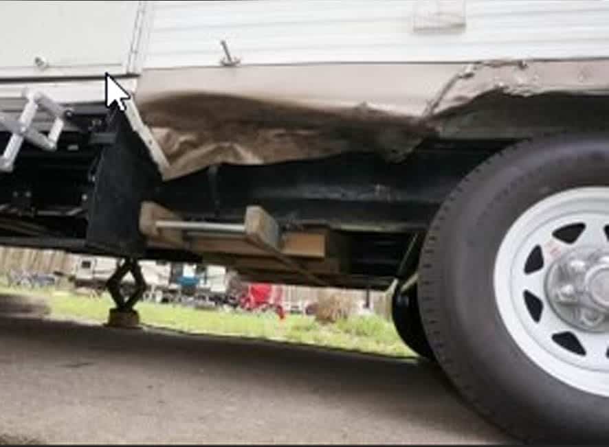 RV_DE-FENDER | Trailer Blowout Protection System | damaged fenders